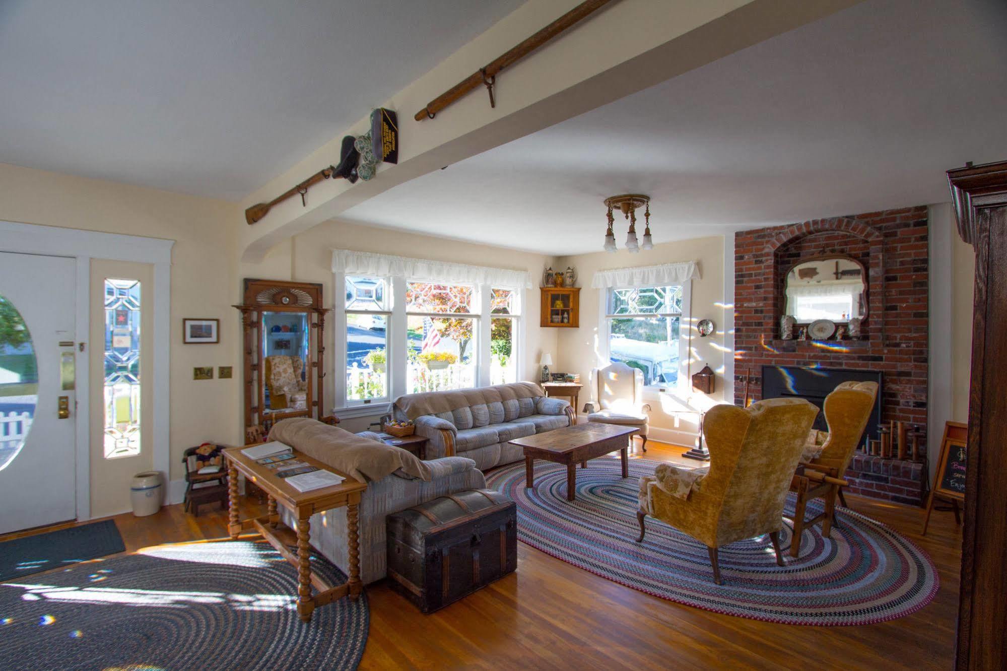 Rose River Inn B&B Astoria Extérieur photo