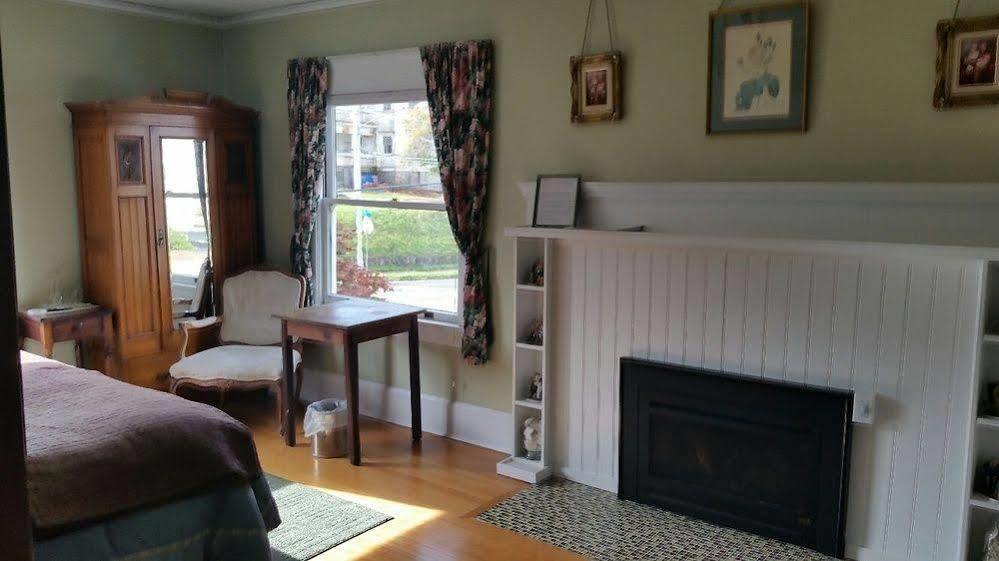 Rose River Inn B&B Astoria Extérieur photo